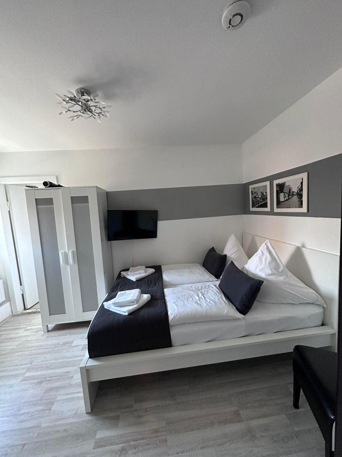 Hotel Deutscher Hof Schleswig Bagian luar foto