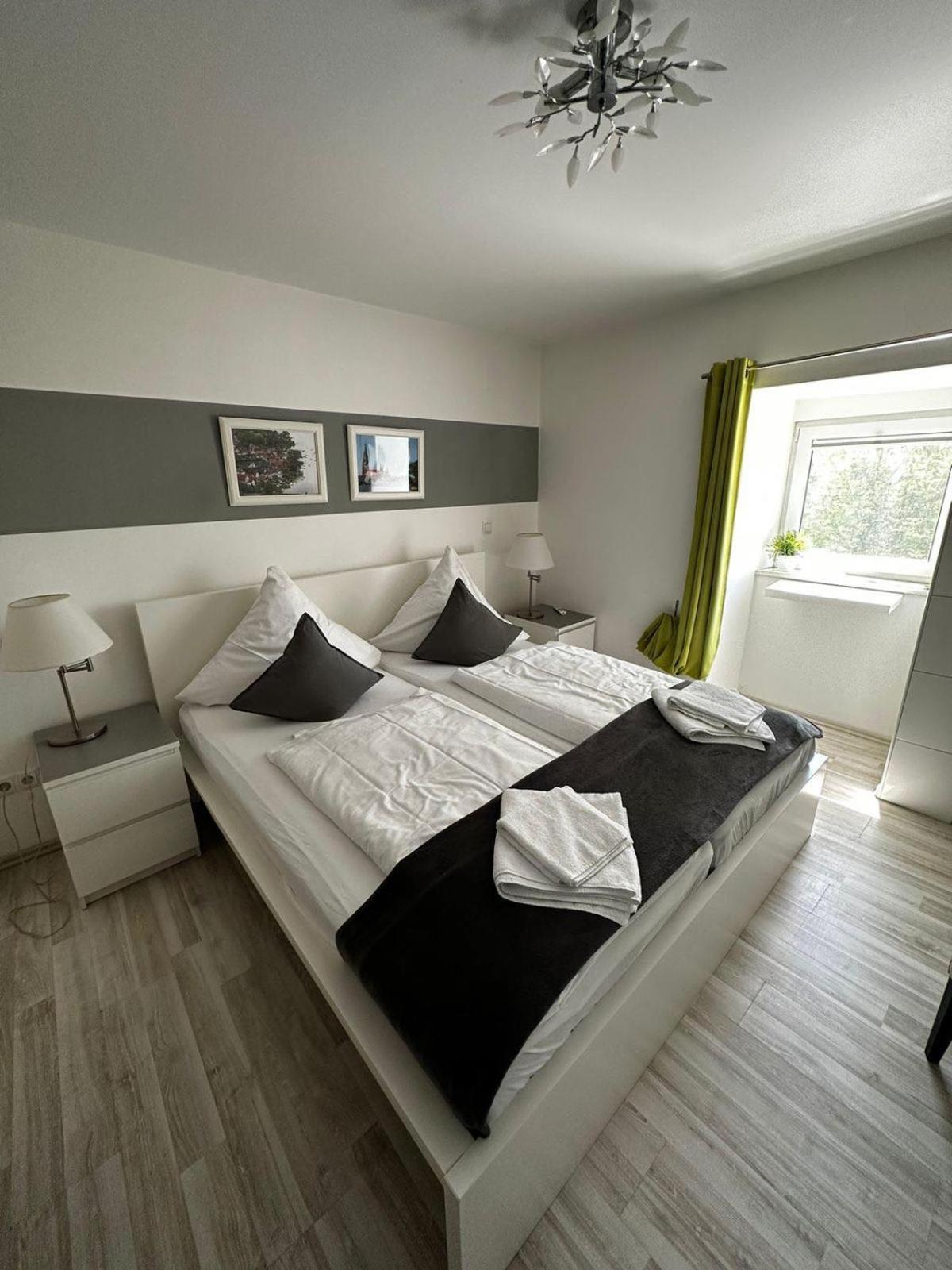 Hotel Deutscher Hof Schleswig Bagian luar foto